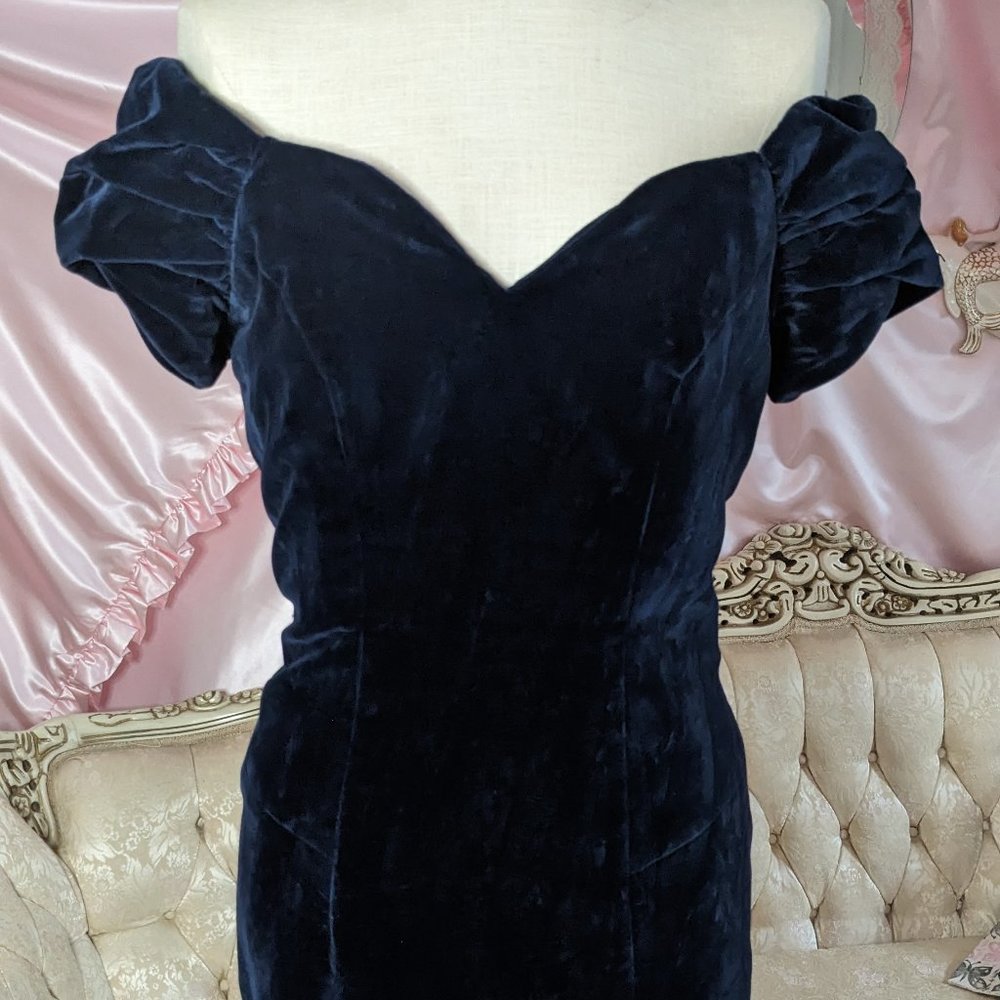 1960s blue velvet wiggle dress, size L